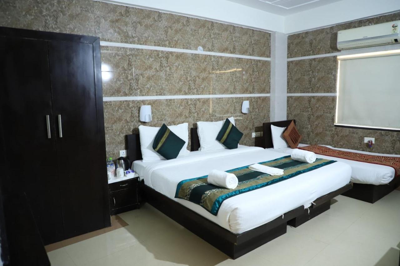 Hotel Tara Palace By Goyal Hoteliers Agra  Exteriér fotografie
