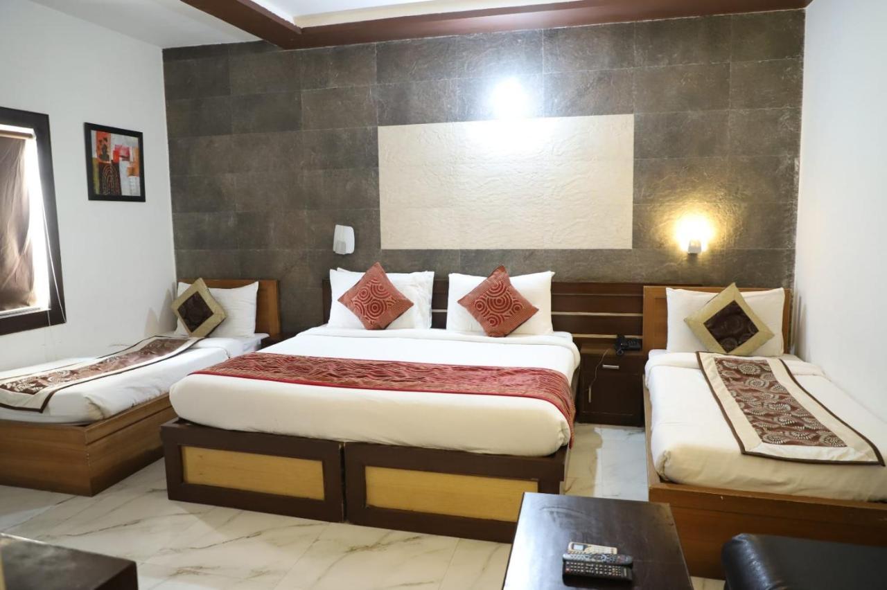 Hotel Tara Palace By Goyal Hoteliers Agra  Exteriér fotografie