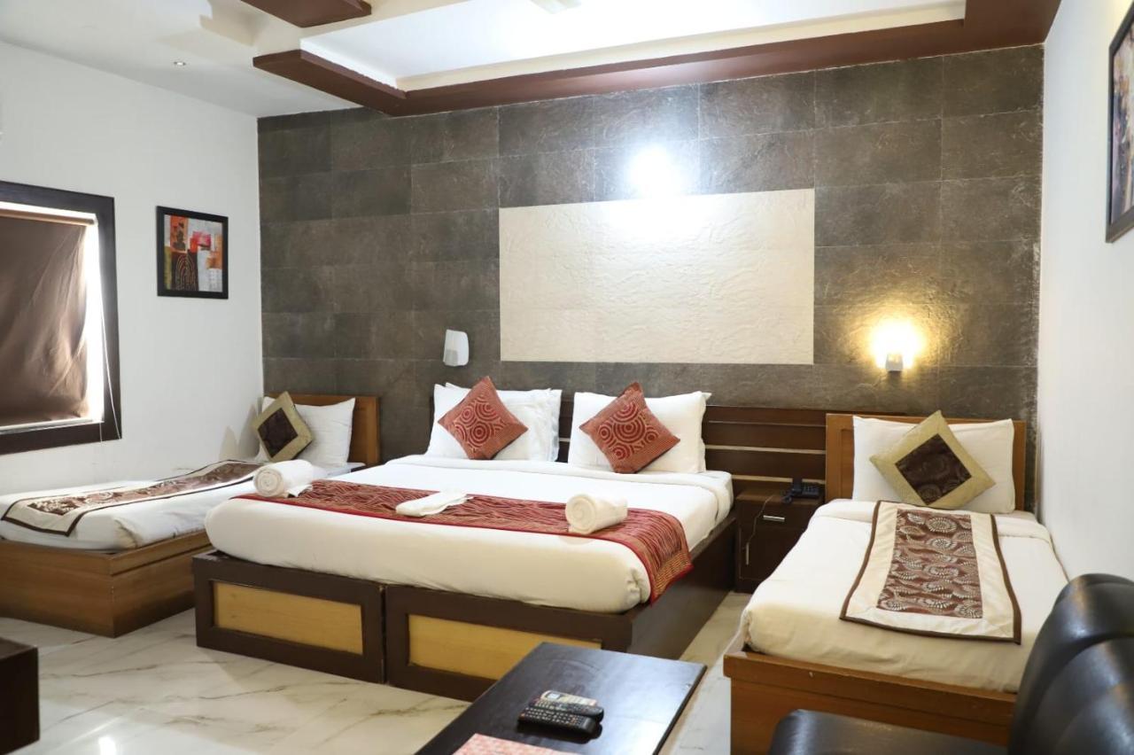 Hotel Tara Palace By Goyal Hoteliers Agra  Exteriér fotografie