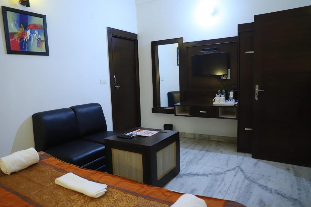 Hotel Tara Palace By Goyal Hoteliers Agra  Exteriér fotografie