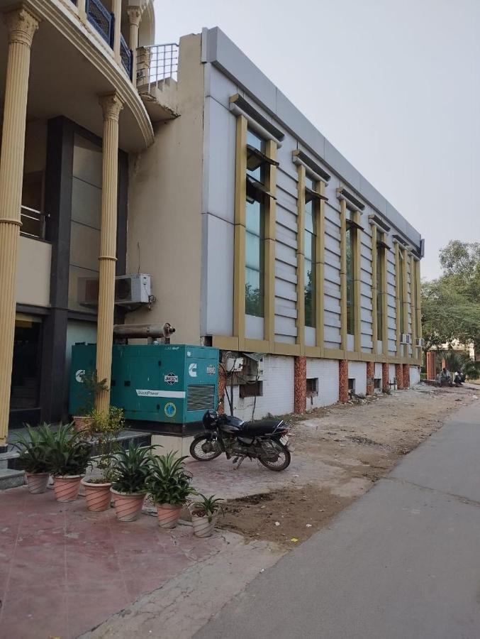 Hotel Tara Palace By Goyal Hoteliers Agra  Exteriér fotografie